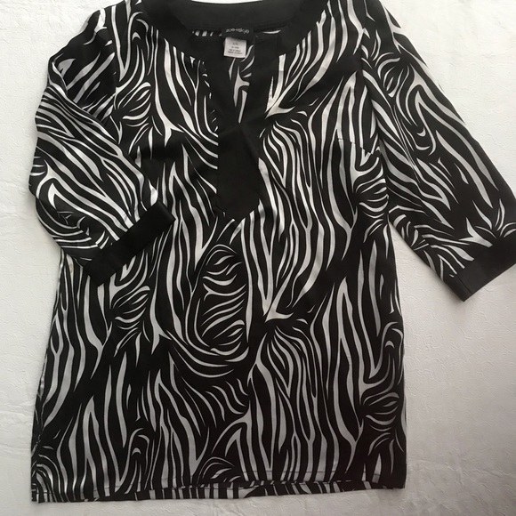 Zoe and Skye Women’s Tunic - Picture 2 of 8